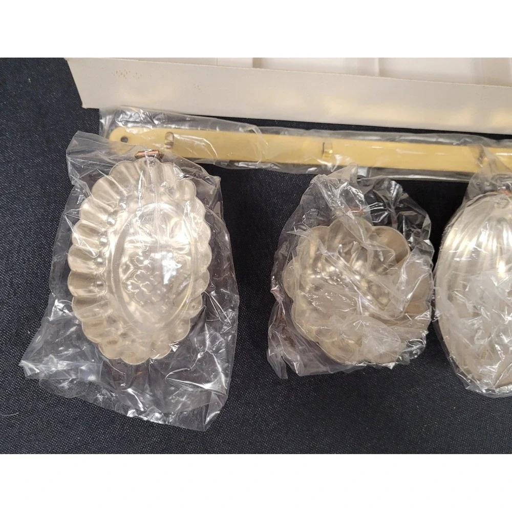 Vintage Daewoo Solid Copper Cookie Mold Set (4 Cookie Molds & Rack) in Box